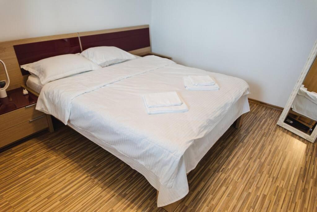 2 Bedroom Apt Park Belvedere Σίμπιου Εξωτερικό φωτογραφία